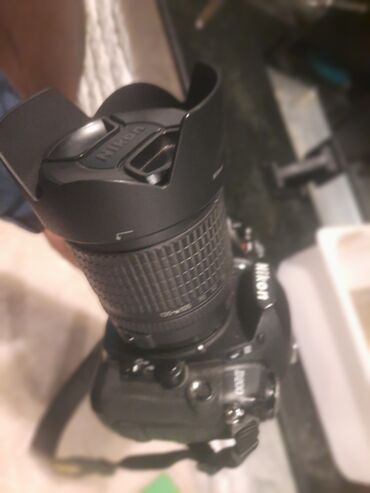 фотоапарат: Nikon DSLR fotoaparat + universal zoom obyektiv - Brend: Nikon (DSLR