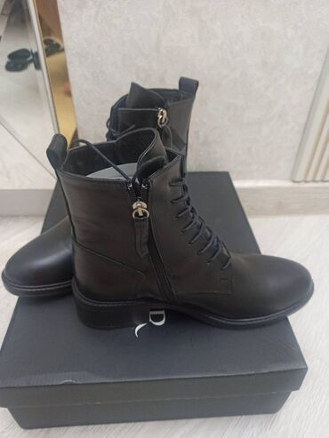 Botinka və botilyonlar: Derimod, Ölçü: 38, rəng - Qara, Yeni — 8