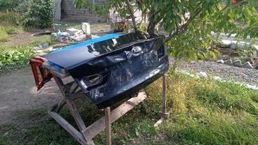алюминевые бочки: Багажниктин капкагы Kia, Оригинал