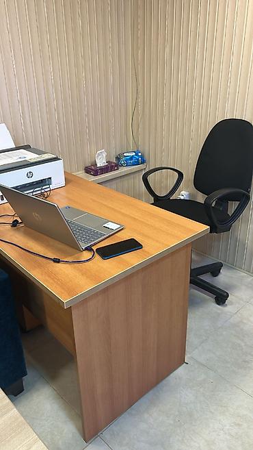 Ofis mebeli: İşlənmiş, İşçi üçün, Dördbucaq masa — 2