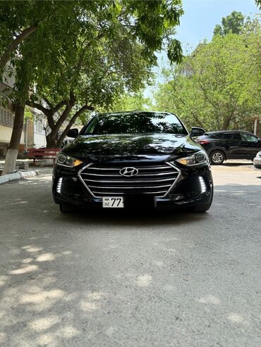 Hyundai: Hyundai Elantra: 2 l | 2018 il Sedan