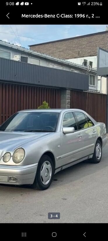 дом на колосах: Автомобиль Mercedes-Benz C-Class, выпущенный в 1996 году, представлен