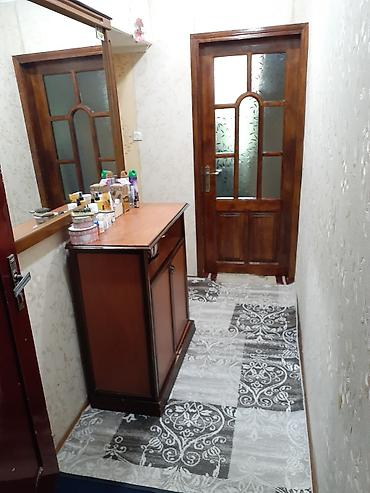 yeni guneşlide ucuz evler: Bakı, Yeni Günəşli Massiv V, 2 otaqlı, Köhnə tikili, m. Xalqlar Dostluğu, 52 kv. m — 7