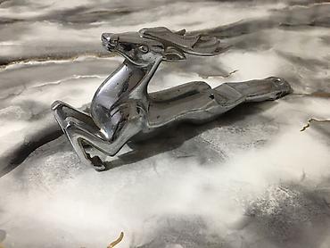 masin ucun ust baqaj: Xrom “cəld qaçan maral” kapot emblemi - Material: xrom örtüklü metal — 1