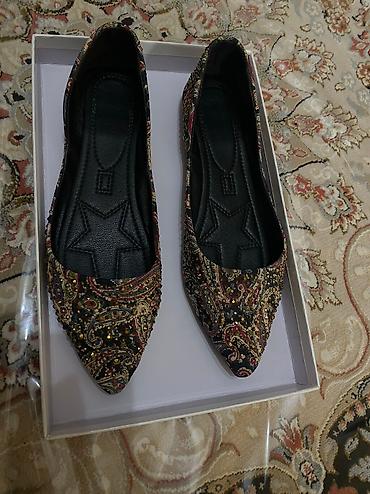 Другая женская одежда: Вся обувь 38 размера в очень хорошем состоянии Джинсы 26;27 размер — 12