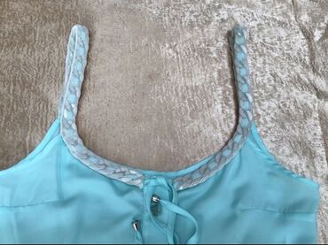 Gündəlik donlar: Платье декольте. Длина выше колена. Бренд: WAGGON (париж). Размер — 9