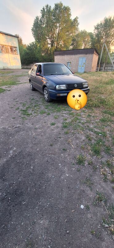 электронная авто: Volkswagen Vento: 1997 г., 1.8 л, Механика, Бензин, Седан