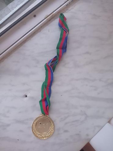ev tipi çadır: Qızılı rəngli 1-ci yer medalı — 1