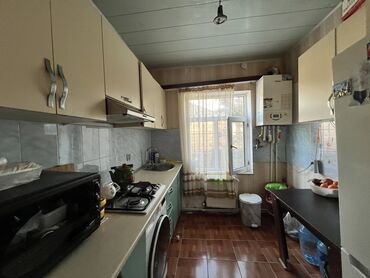 Həyət evləri və villaların satışı: Binəqədi qəs. 4 otaqlı, 100 kv. m, Orta təmir — 6