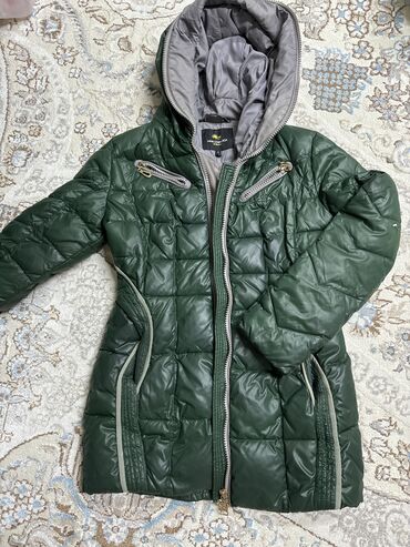 куртка зима: Куртка женская, из Швеции, размер S (42). Идеально сидит по фигуре