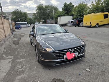 форд транзит сатылат: Представленный автомобиль Hyundai Sonata в элегантном сером цвете