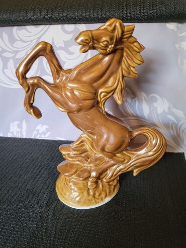 Figure: Figura, bоја - Braon, Novo — 1