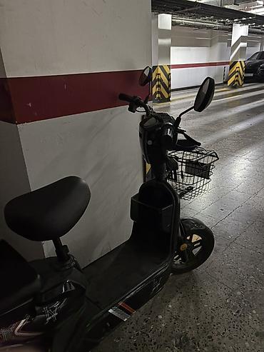 Электросамокаты: Elektrik moped/skuter - Rəng: qara, dekorativ qırmızı-ağ xətt və loqo — 3