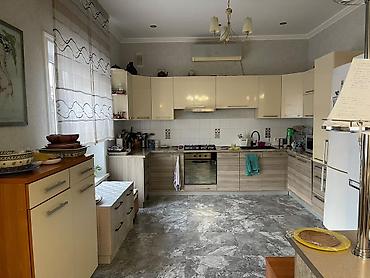 Долгосрочная аренда домов: 280 м², 9 комнат — 10
