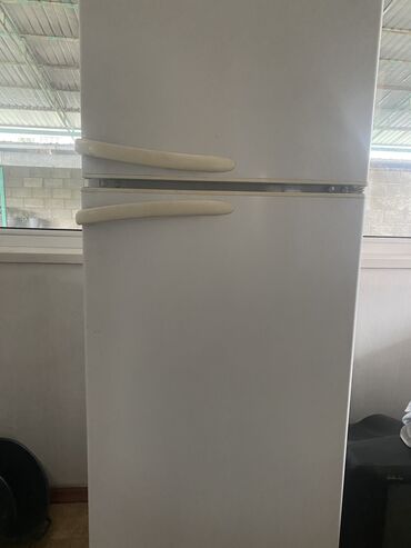 холодильник из пенопласта: Холодильник Б/у, Двухкамерный, 165 *