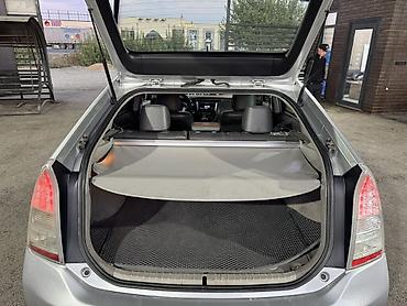 Toyota: Toyota Prius: 2010 г., 1.8 л, Вариатор, Гибрид, Хэтчбэк — 16