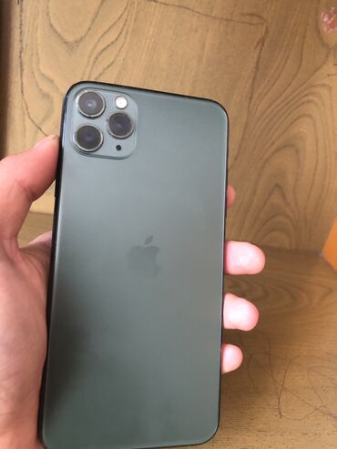 Apple iPhone: IPhone 11 Pro Max, Б/у, Зарядное устройство, Чехол