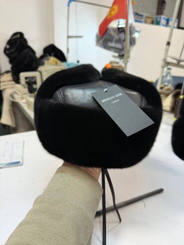 Головные уборы: Меховая шапка-ушанка (папаха/казачка) из натурального черного меха — 5