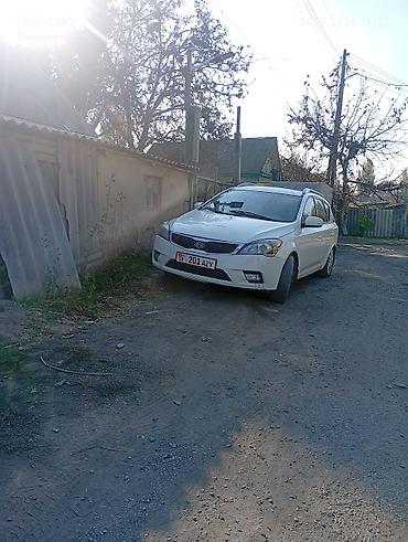 sorento 2022: Kia Ceed: 2011 г., 1.6 л, Автомат, Бензин, Универсал — 2