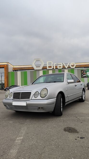 mersedes 190 matoru: Mercedes-Benz 230: 2.3 l | 1995 il Sedan