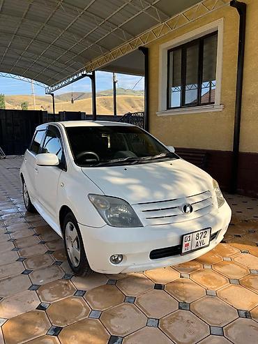Toyota Ist: 2005 г., 1.5 л, Автомат, Бензин, Седан