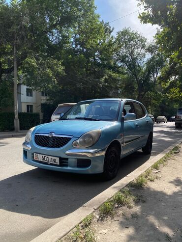 бутка машина: Daihatsu Sirion: 2003 г., 1 л, Автомат, Бензин, Хетчбек