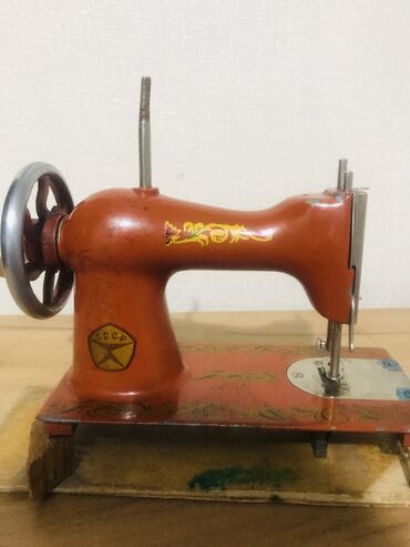 Швейные машины: Швейная машина Вышивальная, Ручной