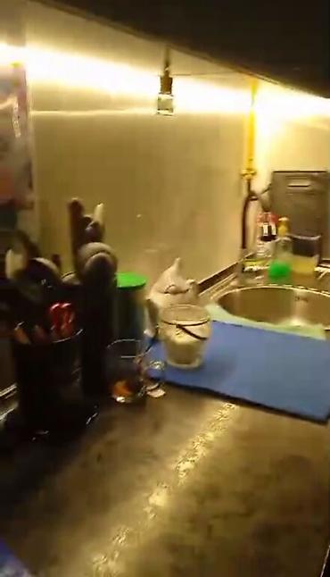 Продажа коттеджей и домов: 1,4 доля.Два дома на участке, один 70 кв. другой 100 . Евросостояние — 5