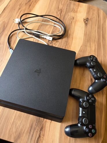 playstation 4 fiyatları 2 el: PlayStation 4 Slim 1 TB original pultlar və 30 yaxın oyun. GTA 5