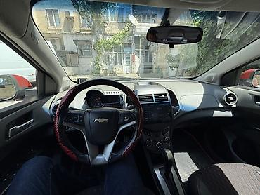 aveo ucun: Chevrolet Aveo sedan – qırmızı rəng Xüsusiyyətlər və komplektasiya: - — 5