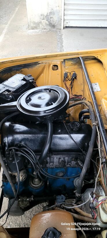 VAZ (LADA): VAZ 2106, sarı rəngli sedan Müəssisə: VAZ Model: 2106 (klassik — 8