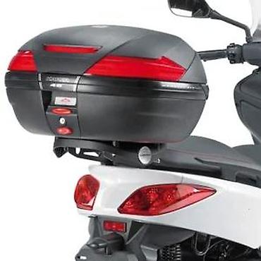 motor kolibri: Crna kutija za motocikl, poznata i kao top case, dizajnirana je za — 3