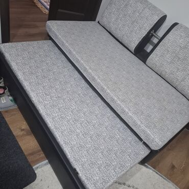 купить раздвижной диван: Компактный диван-кушетка с выкатным спальным местом. Особенности: -