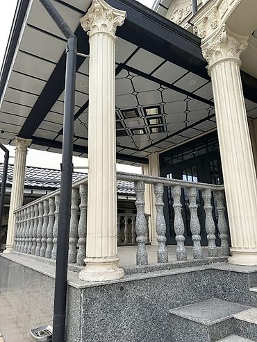 Продажа коттеджей и домов: 🚨 СРОЧНО ПРОДАЁТСЯ ДОМ! 🏙️ 6+ комнат — 360 м² 📍 Арча-Бешик (1 линия) — 2