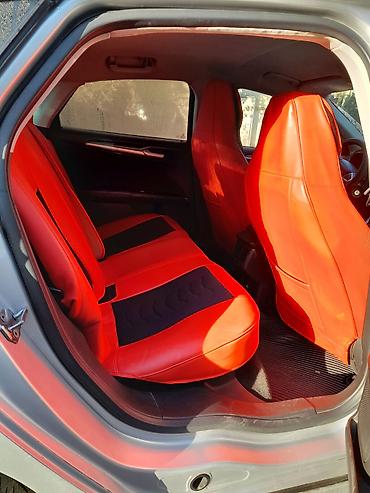 ford: Ford Fusion sedan satılır. Avtomobil gümüşü rəngdədir və zərif — 6