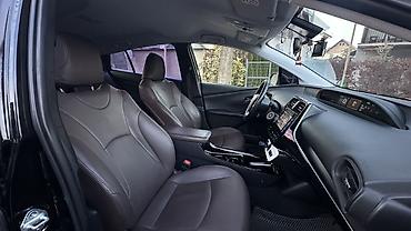 prius s: Toyota Prius: 2018 г., 1.8 л, Вариатор, Гибрид, Хэтчбэк — 5