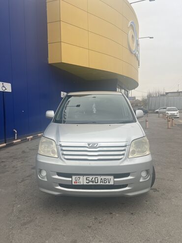 мотор мини: Toyota Noah: 2003 г., 2 л, Автомат, Бензин, Минивэн