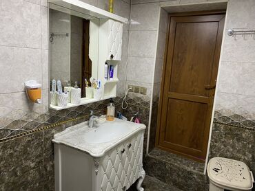 Köhnə tikili: Bakı, NZS, 6 otaqlı, Köhnə tikili, m. 8 Noyabr, 160 kv. m -da lalafo.az — 11 Köhnə tikili: Bakı, NZS, 6 otaqlı, Köhnə tikili, m. 8 Noyabr, 160 kv. m — 11