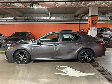Toyota: Toyota Camry: 2021 г., 2.5 л, Автомат, Бензин, Седан — 5