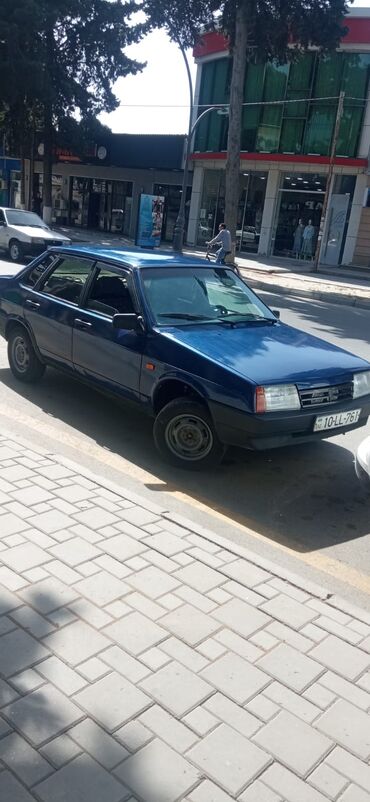 VAZ (LADA) 21099: | 2000 il Sedan