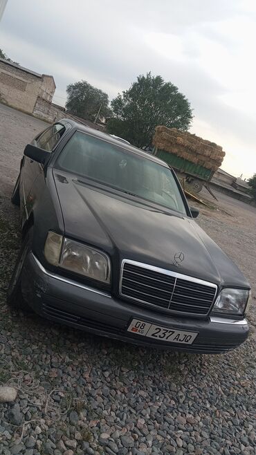 продажа авто бишкек: Автомобиль Mercedes-Benz классического черного цвета. Седан с