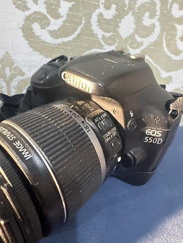 digital camera: Зеркальная фотокамера Canon EOS 550D с универсальным зум-объективом — 1