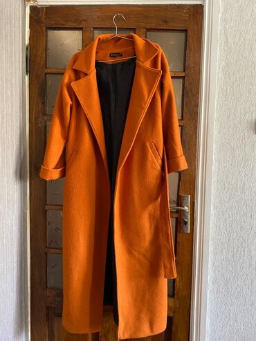 zhenskie klassicheskie palto: Пальто M (EU 38), цвет - Оранжевый