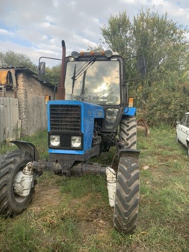 машина без двигателя: Трактор Беларус МТЗ-82.1 - Полный привод (4x4), передний ведущий
