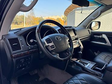 4: Toyota Land Cruiser: 2013 г., 4.6 л, Автомат, Газ, Внедорожник — 7