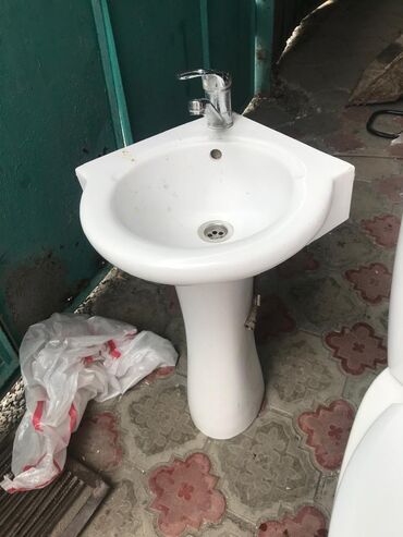 купить бочку для воды бу на колесах: Унитаз Полго орнотуу, Колдонулган, Материалы: Керамика