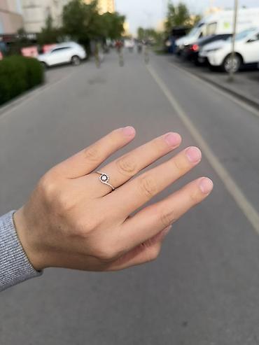 бриллиантовые: Продаю нежное бриллиантовое кольцо на желтом золоте 585 пробы, 1.31 — 2