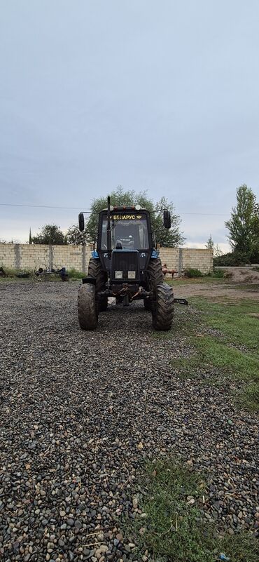 qosqu lapet: Belarus 892 traktor - Rəng: mavi/qara, kabinalı - 4x4 (ön dartma)