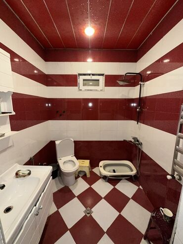 Yeni tikili: 4 otaqlı, Yeni tikili, 140 kv. m — 4