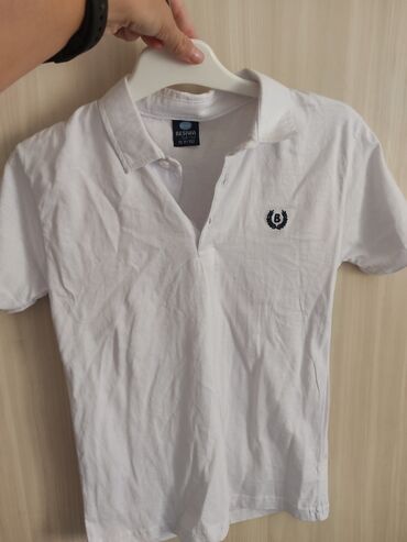 футболку lacoste in Кыргызстан | ФУТБОЛКИ: Продаю футболку белую Polo Турция новая на 10-11 лет